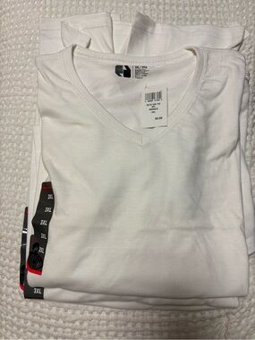 Men's White V-Neck Short Sleeve Tee - 3XL